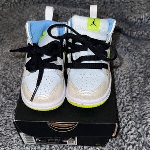 Jordan Kids' Sneakers - White and Blue